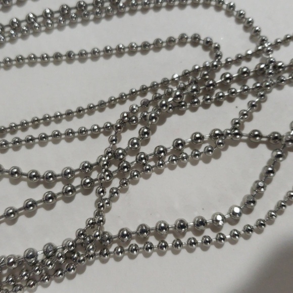 ✨ Chico's Silver-Tone Layered Chain Crystal Necklace - Stylish Women's Jewelry ✨ - Picture 6 of 8